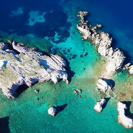 Irene's House In Lejlighed Alikí